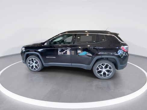 Used 2024 Jeep Compass Latitude AWD/4WD image 5