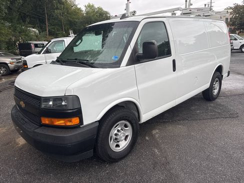 Used 2018 Chevrolet Express 2500 w/ Driver Convenience Package RWD image 1
