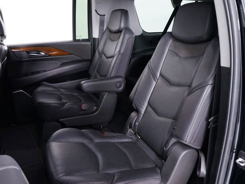 Used 2020 Cadillac Escalade ESV Premium Luxury w/ Escalade Sport Edition image 24