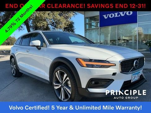 Certified 2025 Volvo V60 B5 Cross Country Plus image 1