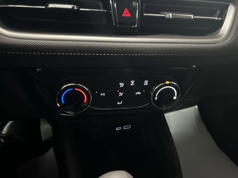 Used 2025 Chevrolet TrailBlazer LT image 19