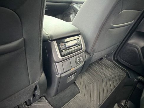 Used 2025 Subaru Ascent Onyx Edition image 17