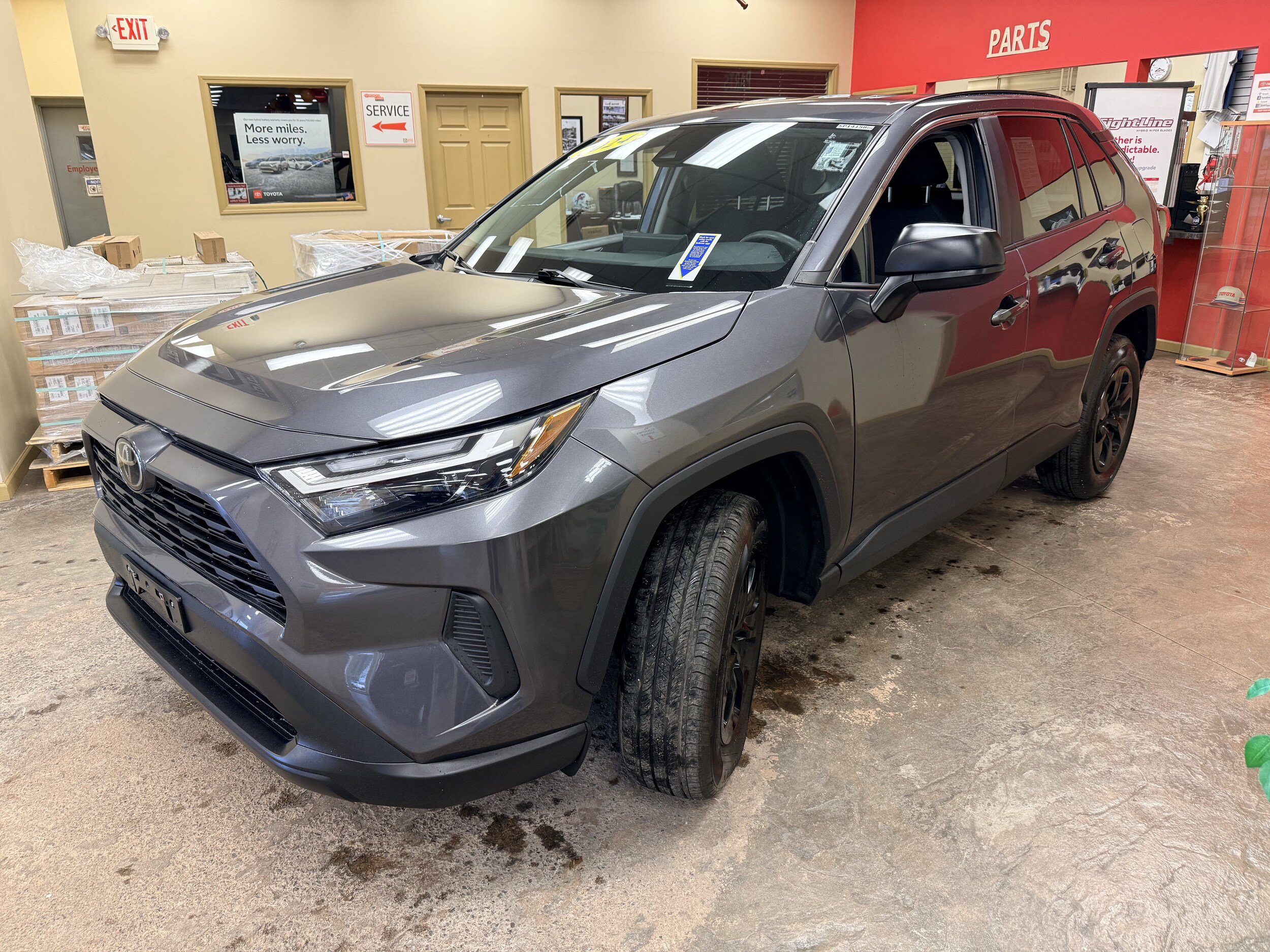 Used 2024 Toyota RAV4 LE AWD/4WD image 3