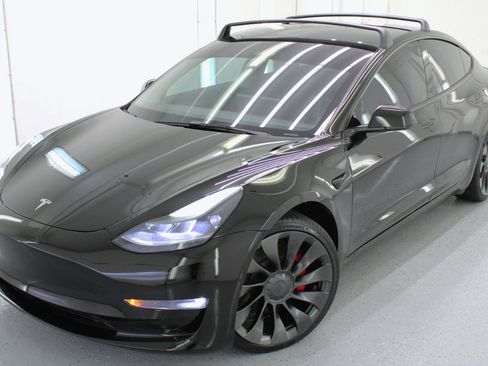 Used 2021 Tesla Model 3 Performance image 2