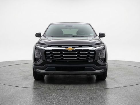 Used 2025 Chevrolet Equinox LT FWD image 2