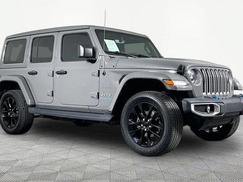 Used 2023 Jeep Wrangler Unlimited Sahara w/ Cold Weather Group AWD/4WD image 3