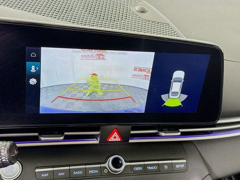 Certified 2023 Hyundai Elantra Limited FWD image 7