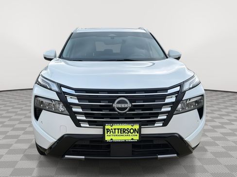 Used 2024 Nissan Rogue Platinum w/ Platinum Premium Package FWD image 3