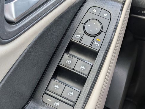 Used 2022 Nissan Rogue SV w/ SV Premium Package image 26