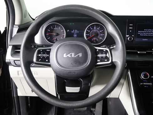 Used 2022 Kia Carnival LX FWD image 37