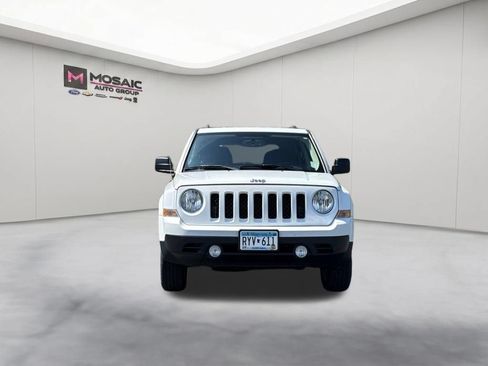 Used 2017 Jeep Patriot Latitude AWD/4WD image 3