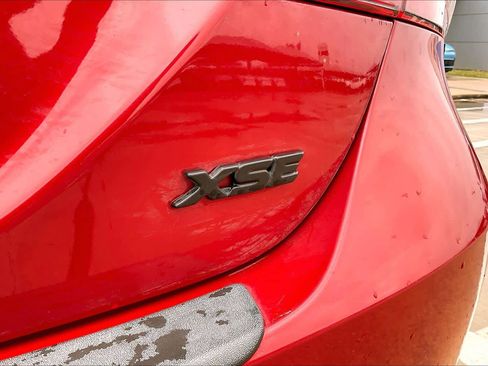 Used 2021 Toyota Camry XSE image 11