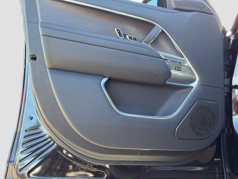 Used 2024 Land Rover Range Rover Autobiography image 22