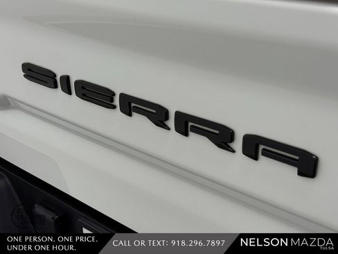 Used 2024 GMC Sierra 2500 AT4 w/ AT4 Premium Plus Package AWD/4WD image 17