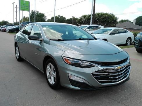Used 2023 Chevrolet Malibu LS FWD image 4