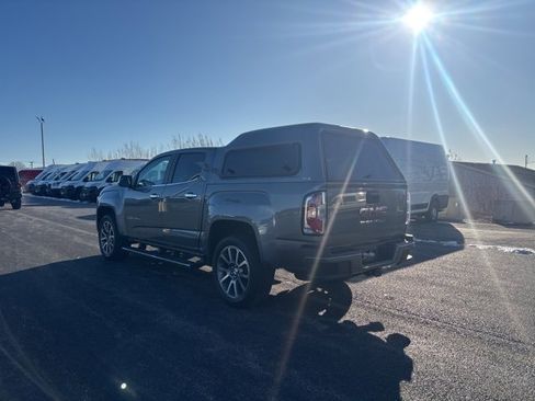 Used 2022 GMC Canyon Denali image 3