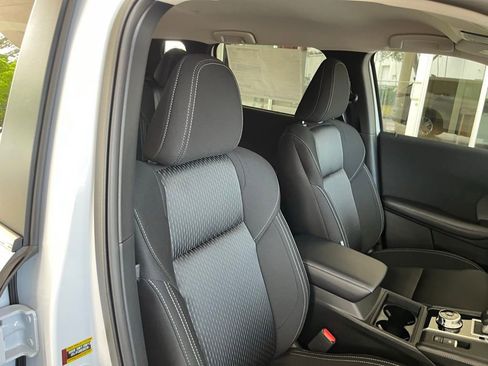 Used 2024 Mitsubishi Outlander ES image 14