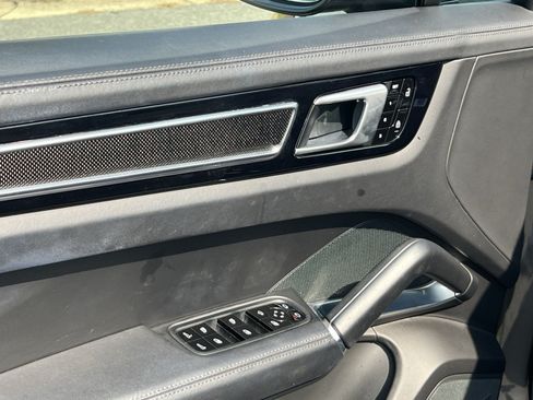 Used 2020 Porsche Cayenne Turbo AWD/4WD image 14