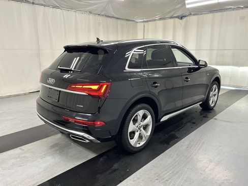 Certified 2025 Audi Q5 2.0T Premium Plus w/ Premium Plus Package AWD/4WD image 2