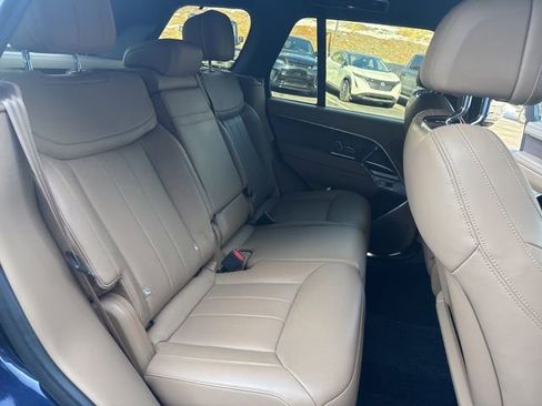 Used 2023 Land Rover Range Rover SE image 23