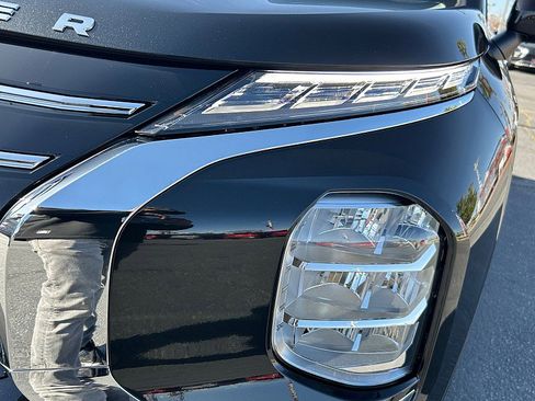 New 2026 Mitsubishi Outlander SE image 8