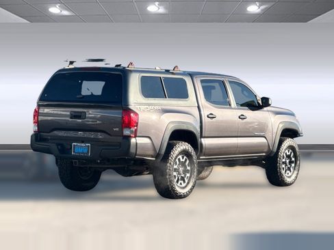 Used 2017 Toyota Tacoma TRD Pro image 8