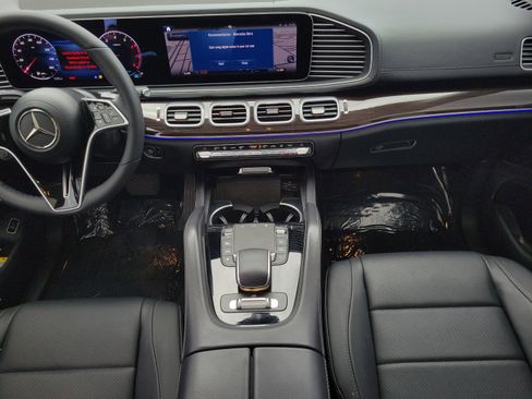 Used 2024 Mercedes-Benz GLS 450 4MATIC image 15