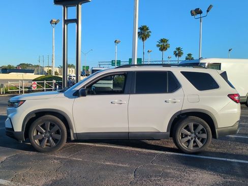 Used 2023 Honda Pilot Sport image 8