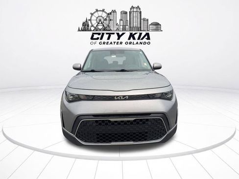 Certified 2025 Kia Soul LX w/ LX Technology Package FWD image 8