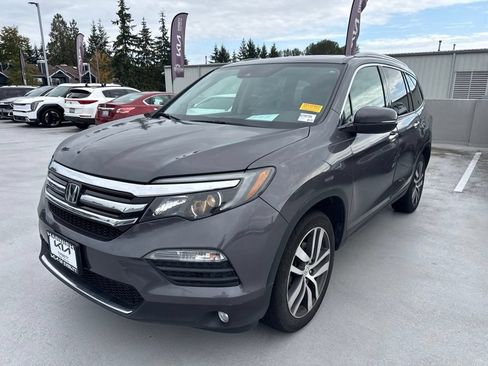 Used 2018 Honda Pilot Touring image 3