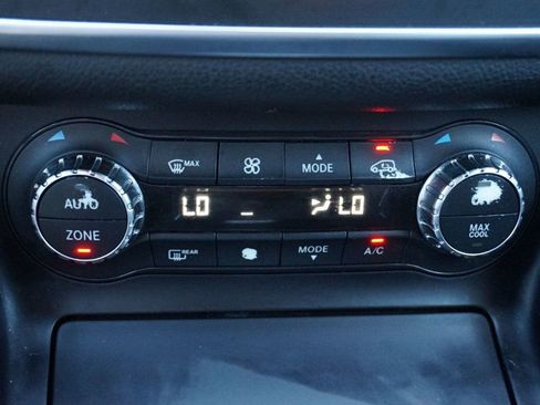 Used 2016 Mercedes-Benz GLA 250 image 37