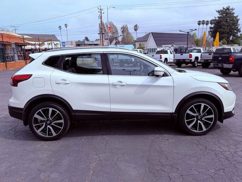 Used 2017 Nissan Rogue Sport SL image 7