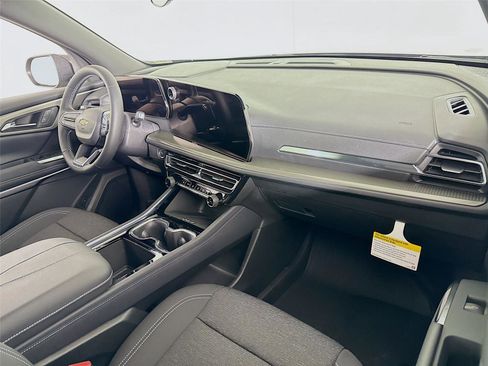 New 2026 Chevrolet Traverse LT image 24