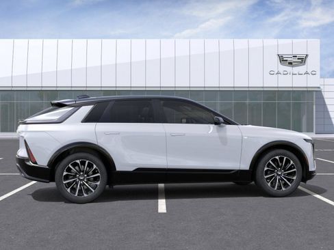 New 2026 Cadillac Lyriq Sport w/ LPO, Floor Liner Package AWD/4WD image 5