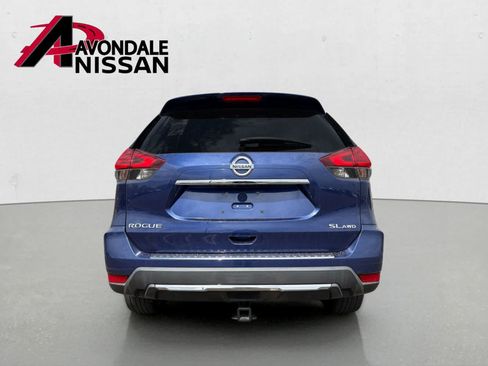 Used 2017 Nissan Rogue SL w/ SL Premium Package AWD/4WD image 4