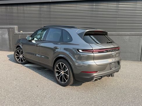 Certified 2026 Porsche Cayenne AWD/4WD image 8