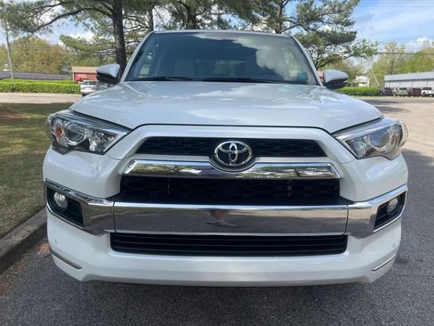 Used 2015 Toyota 4Runner Limited image 8