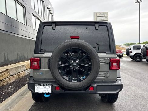 Used 2023 Jeep Wrangler Unlimited Sahara w/ Cold Weather Group AWD/4WD image 4