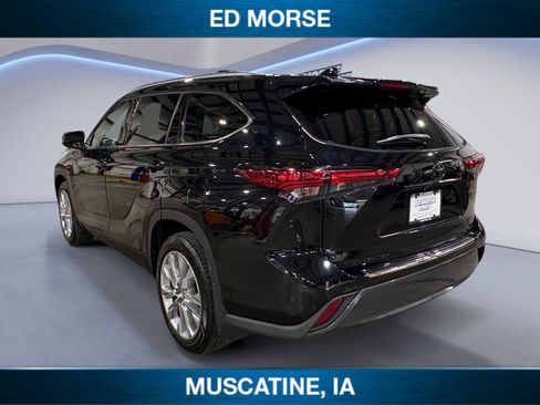Used 2021 Toyota Highlander Limited AWD/4WD image 3