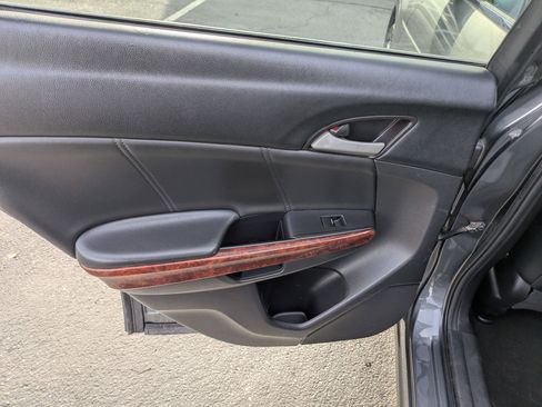 Used 2012 Honda Crosstour EX-L image 30