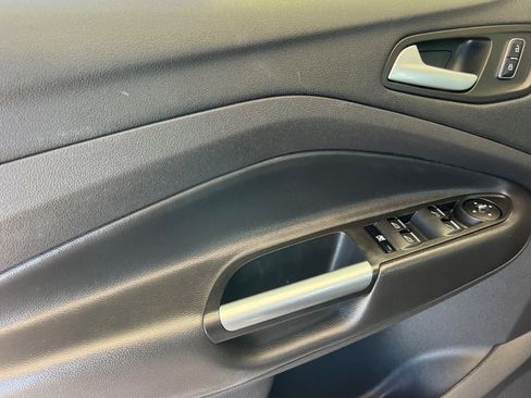 Used 2015 Ford C-MAX SE FWD image 12