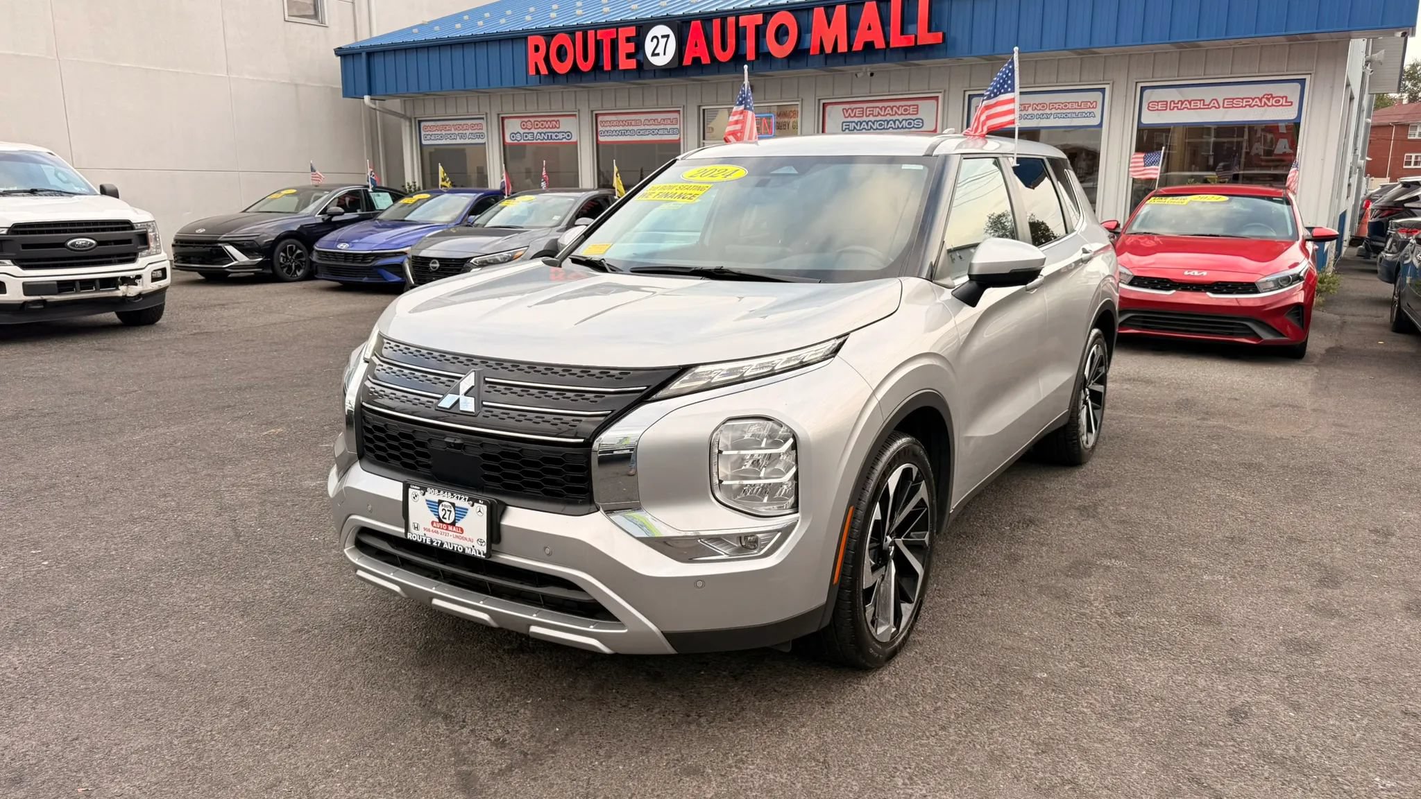 Used 2024 Mitsubishi Outlander FWD image 4