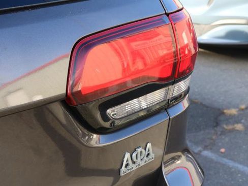 Used 2018 Jeep Grand Cherokee Altitude image 8