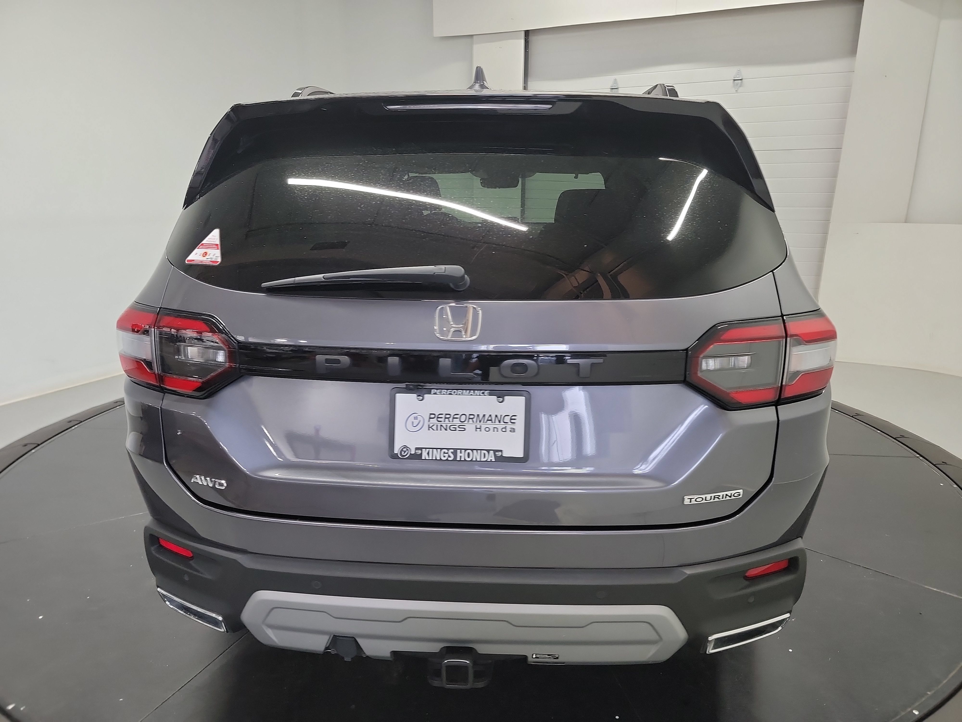 Certified 2025 Honda Pilot Touring image 8