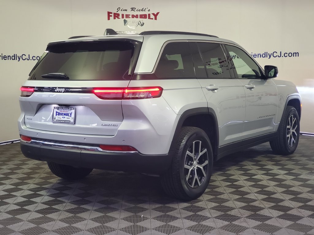 Used 2025 Jeep Grand Cherokee Limited w/ Trailer Tow Package AWD/4WD image 3
