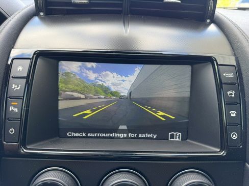 Used 2016 Jaguar F-TYPE Coupe RWD image 22