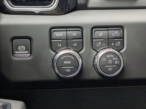 Used 2025 GMC Sierra 1500 Denali w/ Denali Reserve Package AWD/4WD image 47