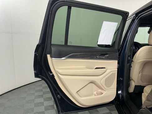 Used 2023 Jeep Grand Cherokee L Limited image 23