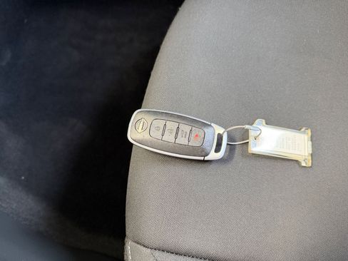 Used 2025 Nissan Sentra SV image 22