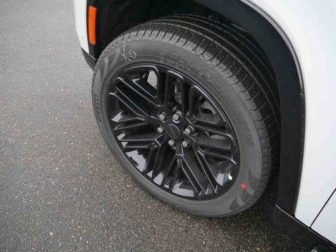 New 2025 Jeep Wagoneer L Series II w/ Convenience Group I image 9